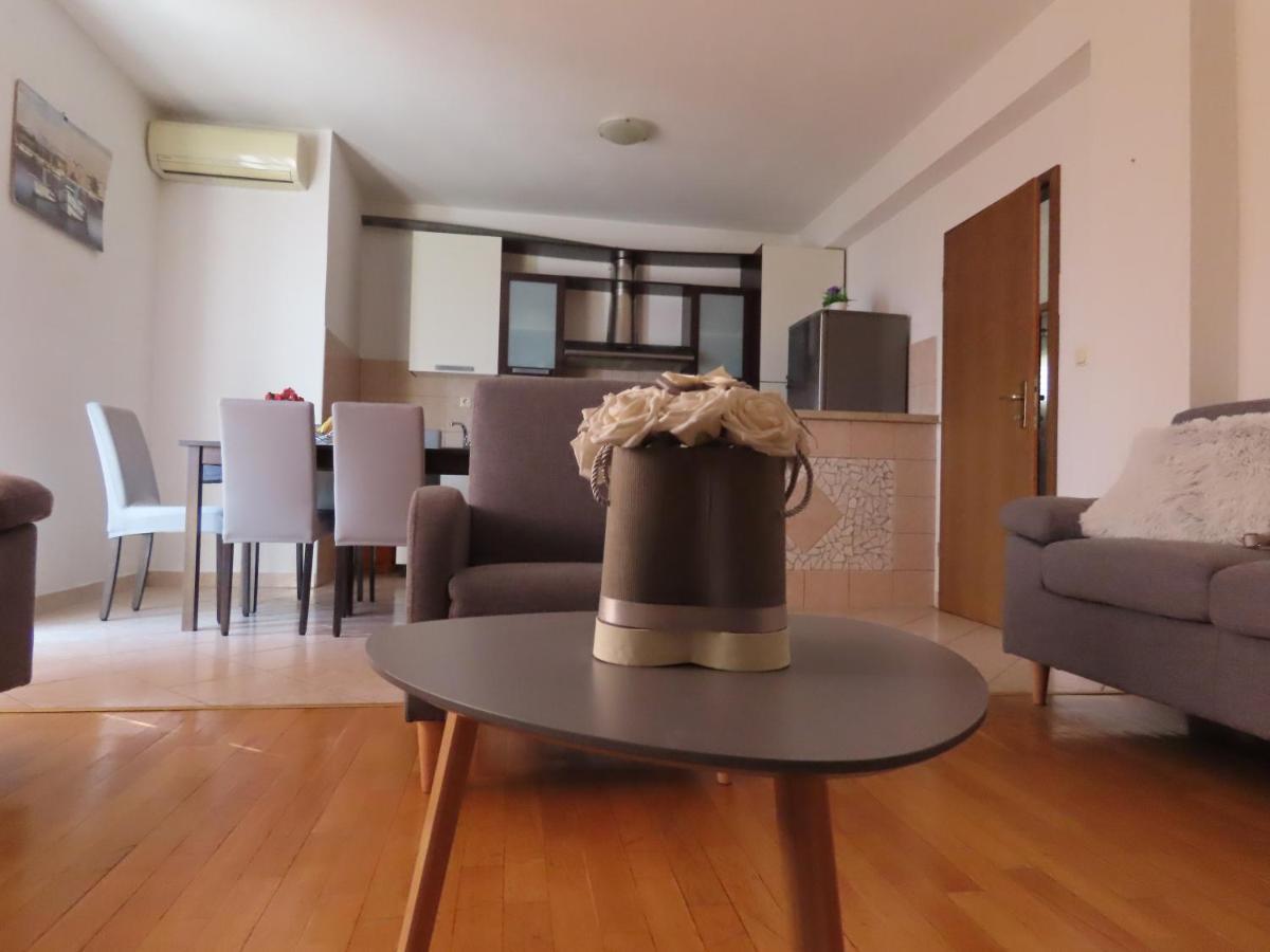 דירות מאקרסקה Apartman Rita מראה חיצוני תמונה